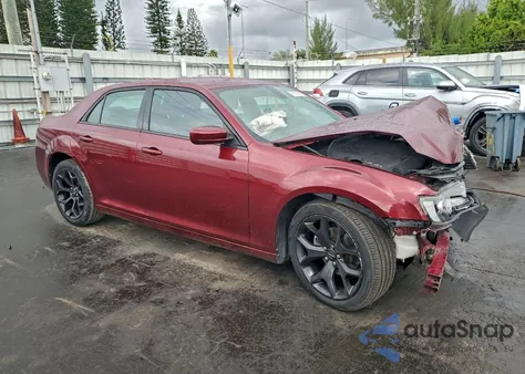 2019 Chrysler 300 S из США, поврежденный, VIN 2C3CCABG5KH654015